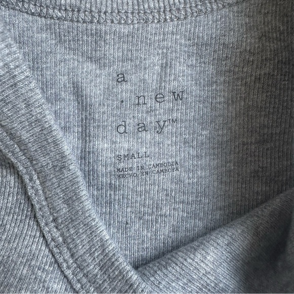A New Day Slim Fit Ribbed Tank Top Gray Small - Picture 5 of 7